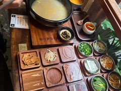 -银米·云南传统过桥米线(双廊黑金冠店)