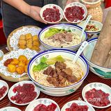 🔥永庆坊bi吃🥩生烫牛肉粉🍜一口入魂