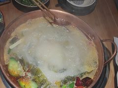 -洱火云南酸菜牛肉火锅(石景山当代商城店)