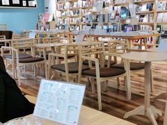 大堂-猫的天空之城概念书店(束河店)