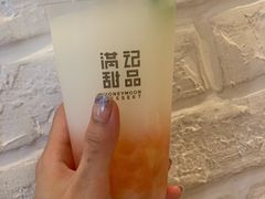 白桃可尔必思-满记甜品(荟聚购物中心店)