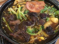 红烧牛肉土豆粉砂锅-鼎香砂锅店