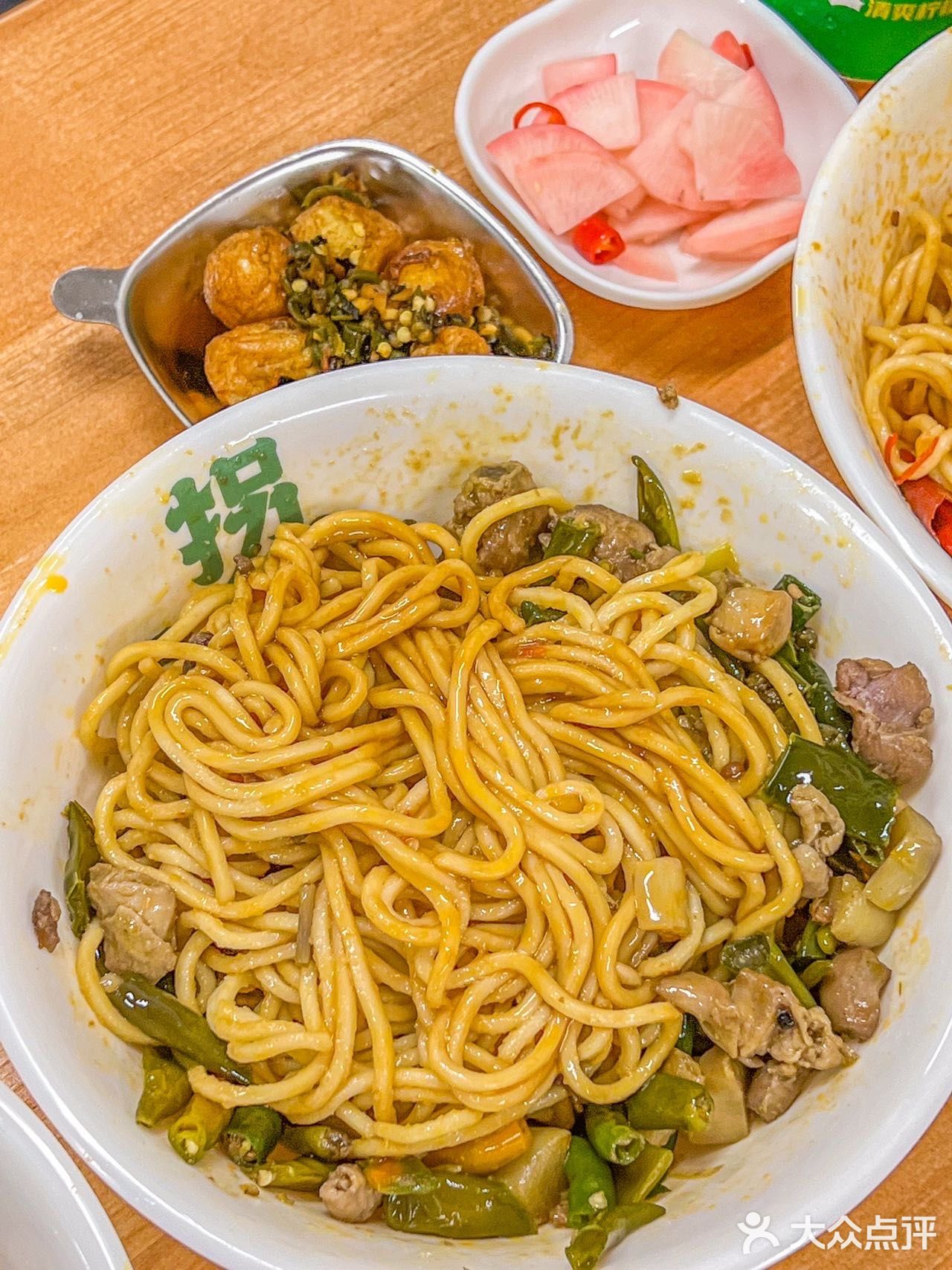 这面一筷子下去全是鸡肉！！我连吃了三天！