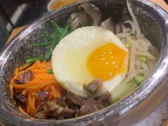 牛肉拌饭-明洞阿姨·韩式酱蟹烤肉·创意料理(三元桥店)