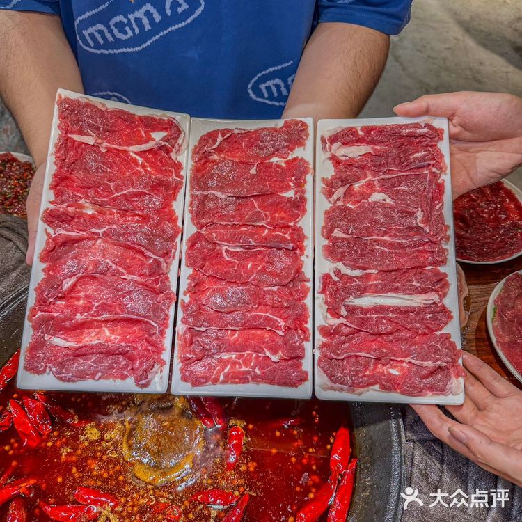 不愧是重庆本地人首推的老火锅店！YYDS～