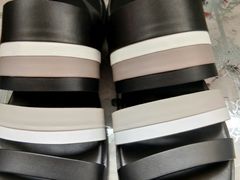 -京伟修鞋洗鞋奢侈品皮具护理店