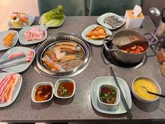 -金滏山烤肉·海鲜·火锅自助餐厅(襄阳万达店)