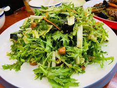 苦苣皮蛋花生米-锅贴王海鲜小馆