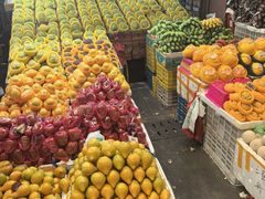 -三亚新鸿港水果一级批发市场
