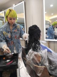 点击看大图 -八佰伴8008星级形象店
