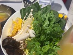 -泓炙颐凤鲜海鲜火锅料理(桐乡店)