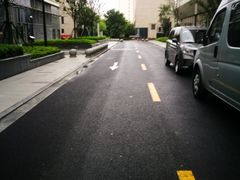 -龙湖上海闵行天街-停车场