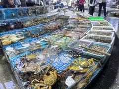 -霞涌市场海鲜摆卖区
