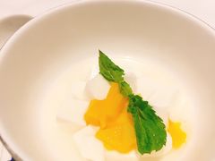 芒果杏仁豆腐-Yan Ting 宴庭中餐厅(上海静安瑞吉酒店)