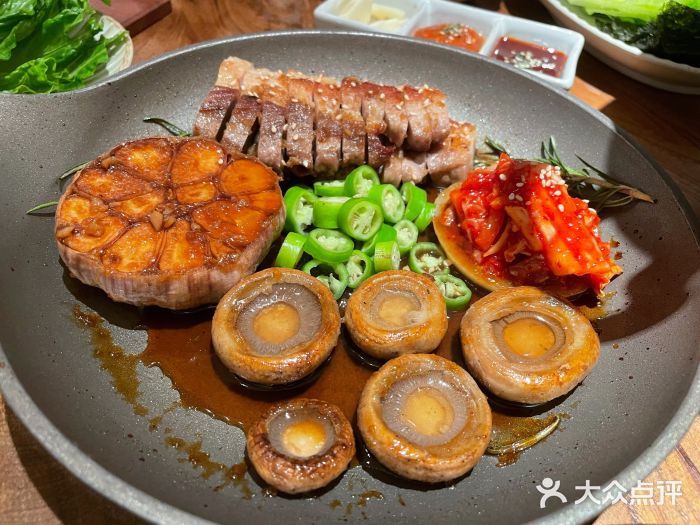 TAIFORKS 大福食堂·山葵烤肉料理·拌饭(宝安店)意式鳀鱼酱碳烤黑猪肉图片