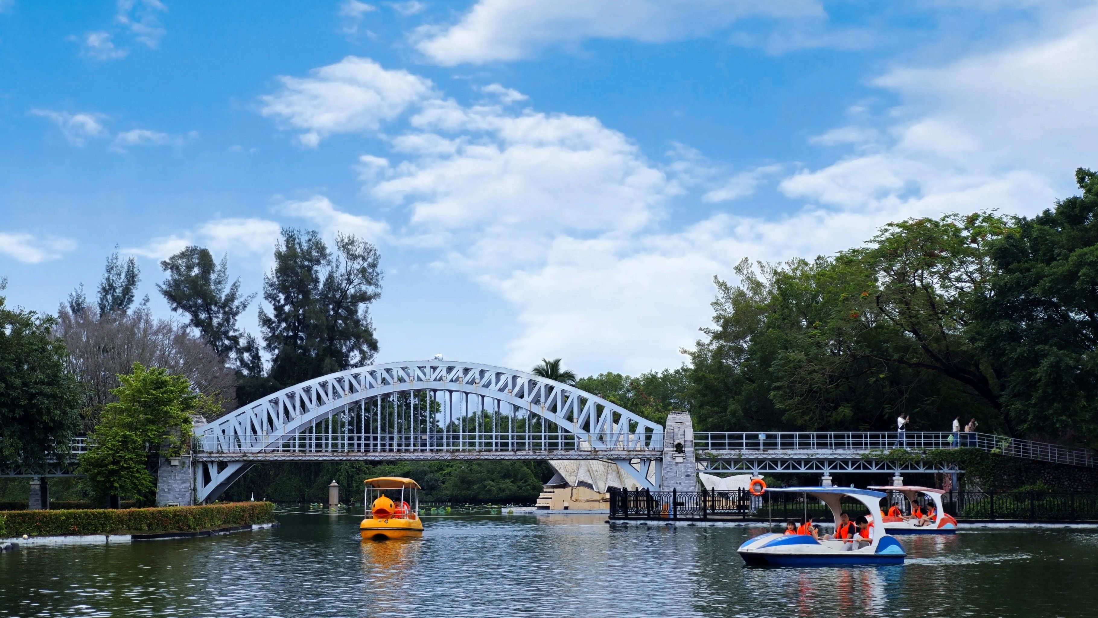 治愈系风景 
这个五一雨天出游,天气不好,相机来凑,来个美美的滤镜