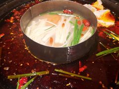 -渝涯重庆豆花老火锅(中赢国际店)