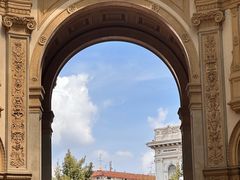 -文艺复兴百货(米兰大教堂广场店)