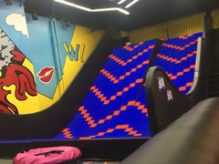 -爱蹦iBOON蹦床运动馆(江汉店)