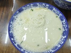 -雪琴面馆富安特色鱼汤面(城中花园店)