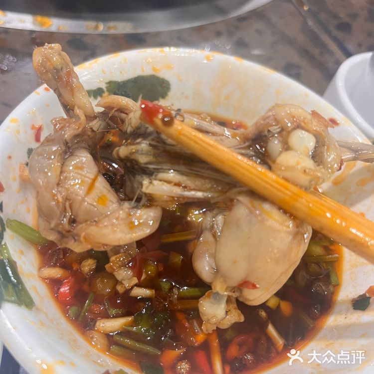 来一口爽爆的牛蛙～