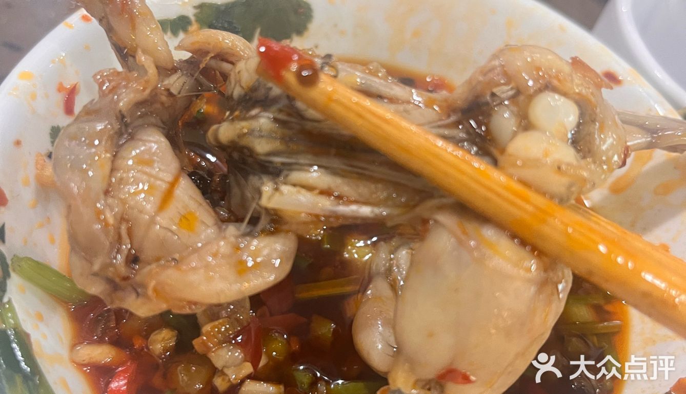 来一口爽爆的牛蛙～