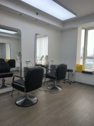 -LILI·HAIR SALON理理造型