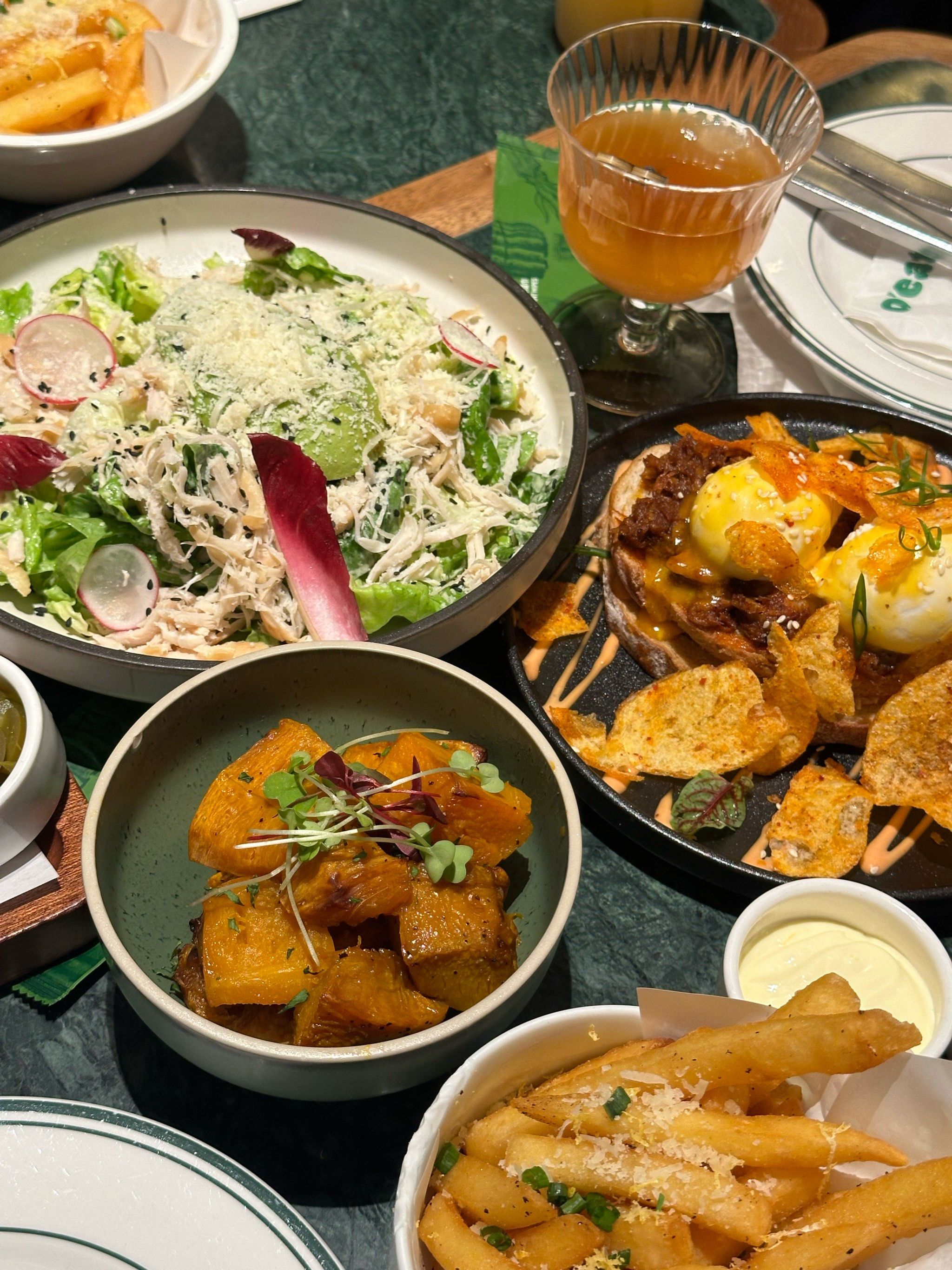 和好友的美食约会现场