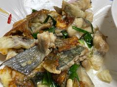 煎焗鲟龙鱼-年辉渔村·非遗传承餐厅(新丰江店)