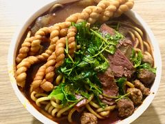 -许西美食一条街