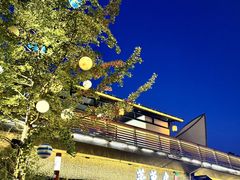 -茅草房·河畔园林火锅