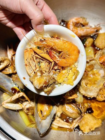 一家香辣蟹做的特别棒的店是什么样的?