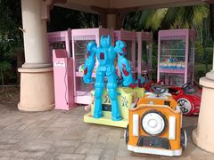 -亚龙湾亚泰商业街