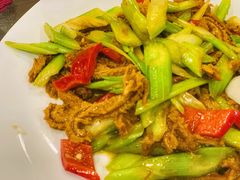 芹菜炒牛肚-萨拉热窝长城中餐厅