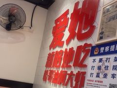 -松哥油焖大虾.小龙虾.黑鸭煲(海岸城店)