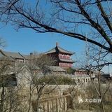 凤凰岭龙泉寺 地理位置： 北边凤凰岭 在海淀的朋友去