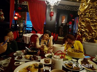 一家人昨晚特地去天泰捧场,高消换来的却是好几个人急性