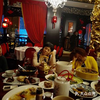 一家人昨晚特地去天泰捧场，高消换来的却是好几个人急性