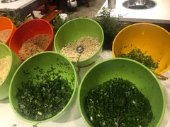 -钢管厂五区小郡肝串串香(蜀都万达店)