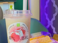 -奈雪的茶(优特汇店)