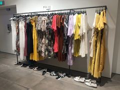 -URBAN REVIVO(高德置地广场·春广场店)