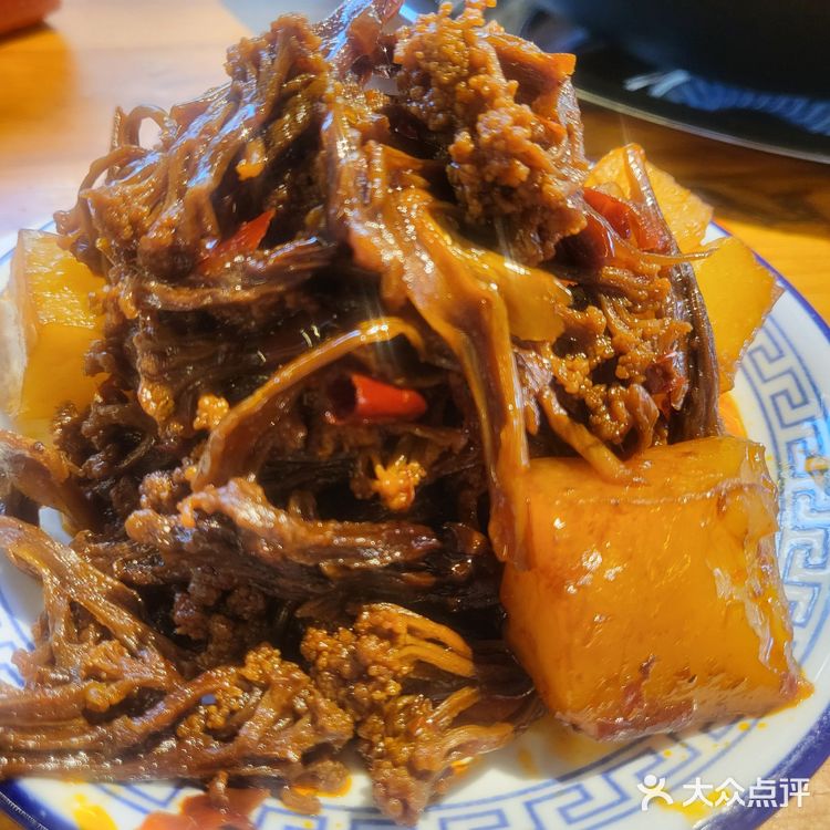 左麻右辣老火锅：藏在小区里的正宗重庆味