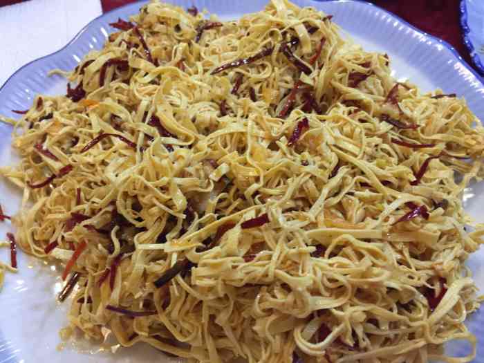 家宴水饺-"在松江河镇里,包车司机介绍的.店面还算大.