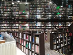 -钟书阁(群光广场店)