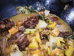 -粘豆包柴火铁锅炖