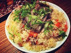 羊肉手抓饭-阿里家·新疆烤肉酒場 by MIG
