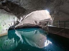 -伍山石窟