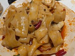 -老牌坊云南鱼豆花火锅(哈西万达店)