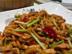 鱼香肉丝-小京廷北京烤鸭|山野贵州菜(梵华里店)