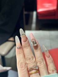 -丽心自助美甲美睫